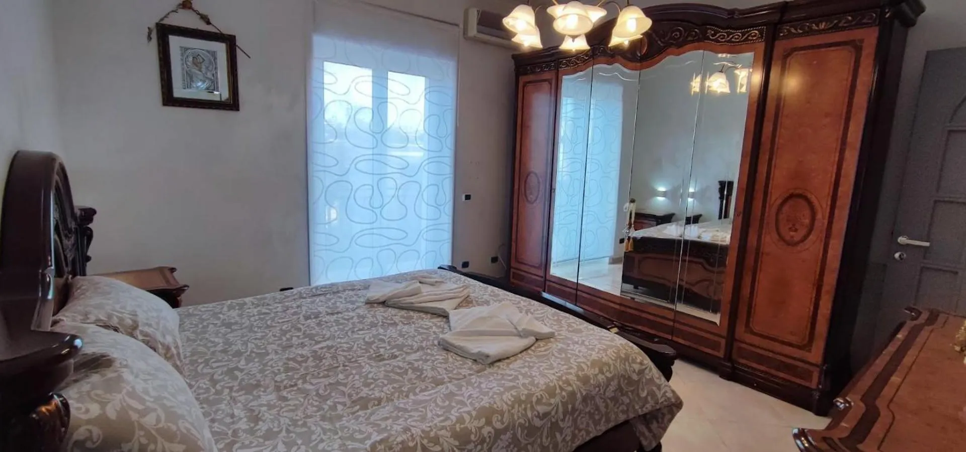 Apartment Sweet Home Rom